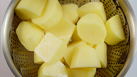 potatoes in steamer