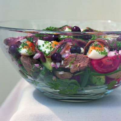 picture of salade nicoise in glass serving bowl